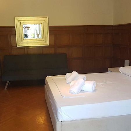 Violet Errathens Apartment - Athens Center, 7 Bd, 3 Bath Bagian luar foto