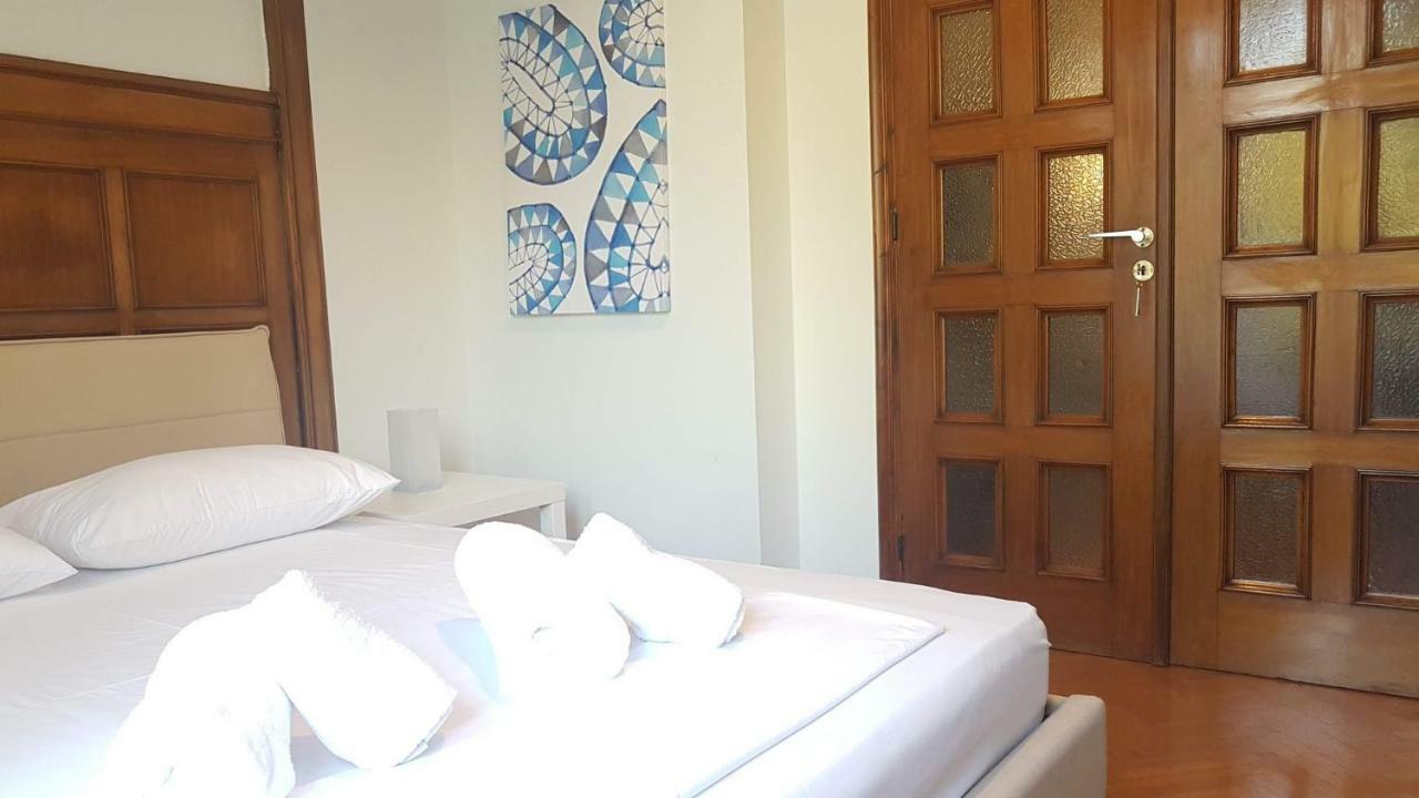 Violet Errathens Apartment - Athens Center, 7 Bd, 3 Bath Bagian luar foto