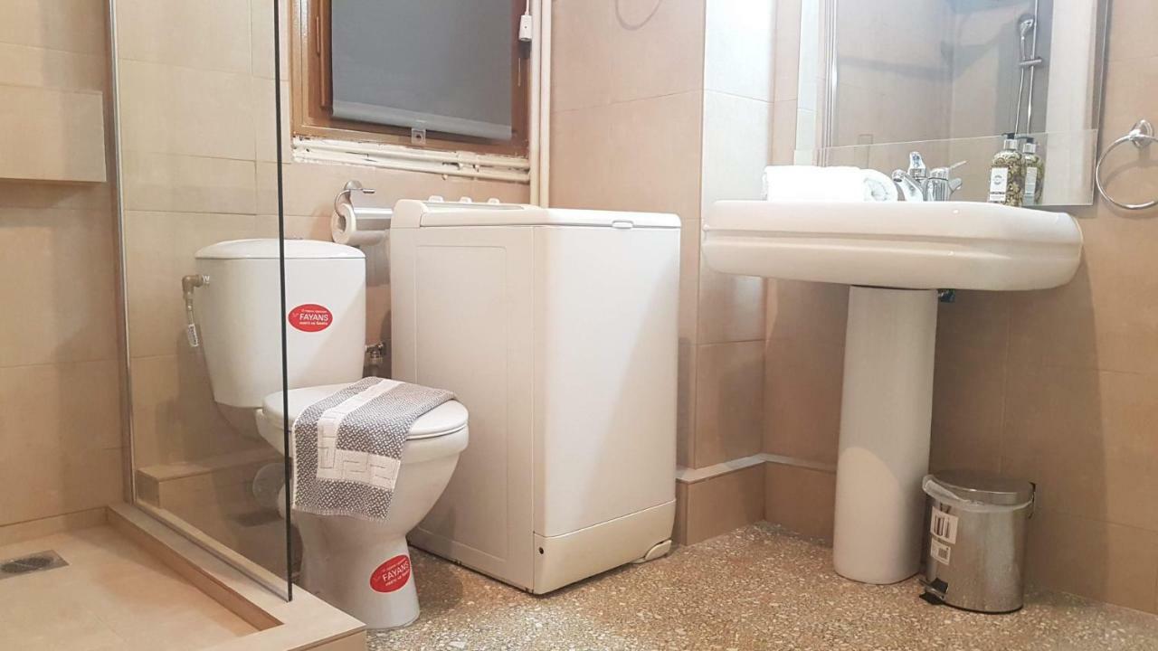 Violet Errathens Apartment - Athens Center, 7 Bd, 3 Bath Bagian luar foto