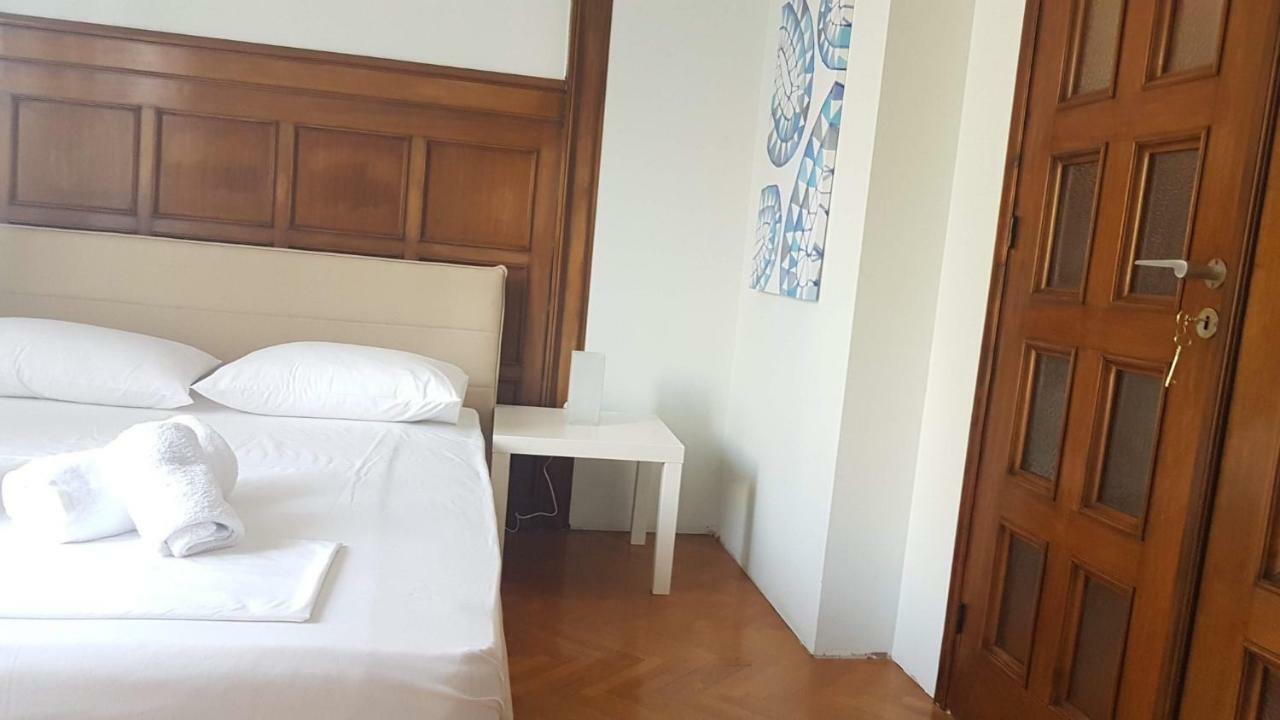 Violet Errathens Apartment - Athens Center, 7 Bd, 3 Bath Bagian luar foto